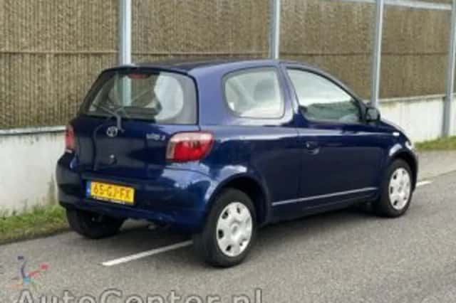 Toyota Yaris (2000) thumbnail 4