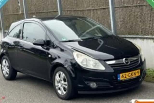 Opel Corsa (2008) thumbnail 2