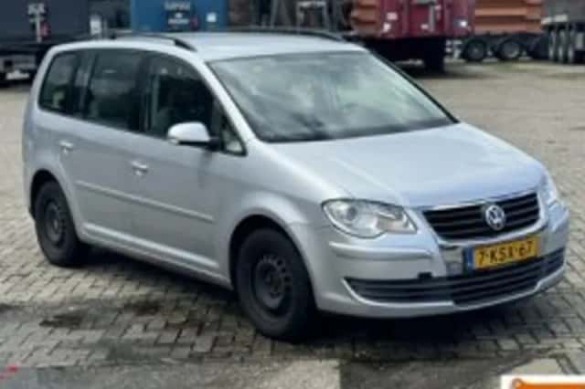Volkswagen Touran (2008) thumbnail 1