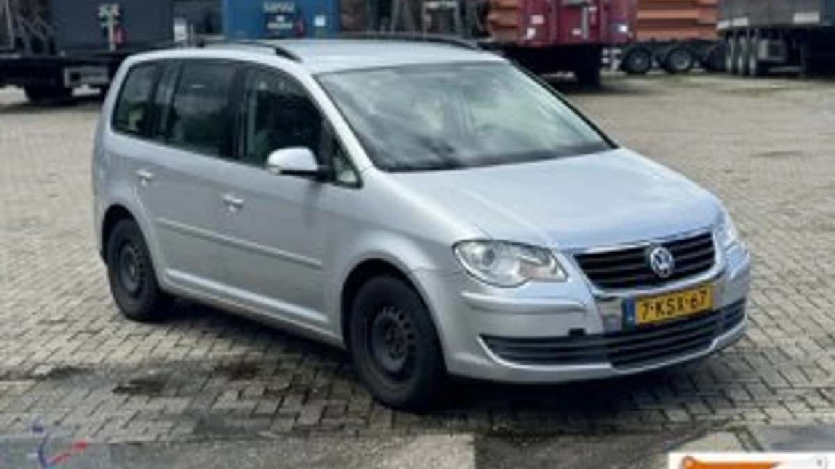 Volkswagen Touran (2008) — foto 1
