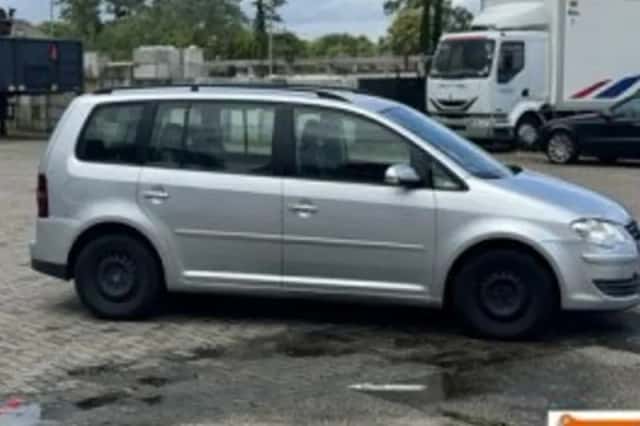 Volkswagen Touran (2008) thumbnail 3