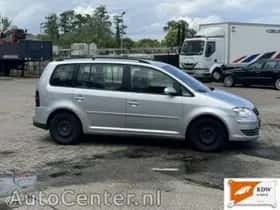 Volkswagen Touran (2008) thumbnail 3