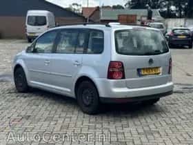 Volkswagen Touran (2008) thumbnail 5