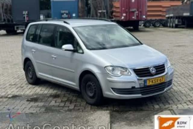 Volkswagen Touran (2008) thumbnail 1