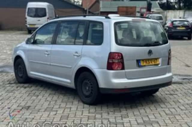 Volkswagen Touran (2008) thumbnail 5