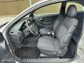 Opel Corsa (2005) thumbnail 8