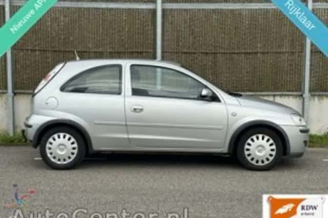 Opel Corsa (2005) thumbnail 3