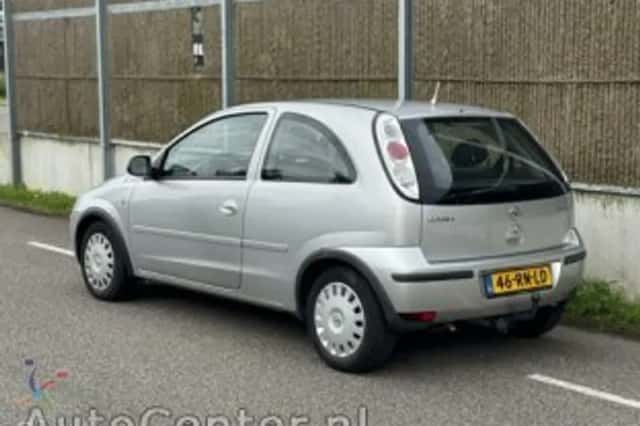 Opel Corsa (2005) thumbnail 5