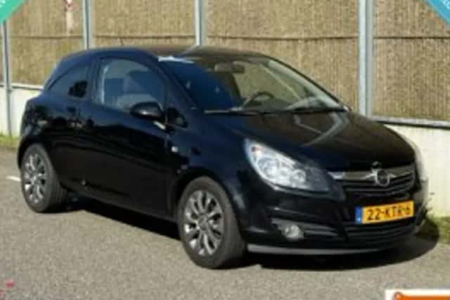 Opel Corsa (2010) thumbnail 2