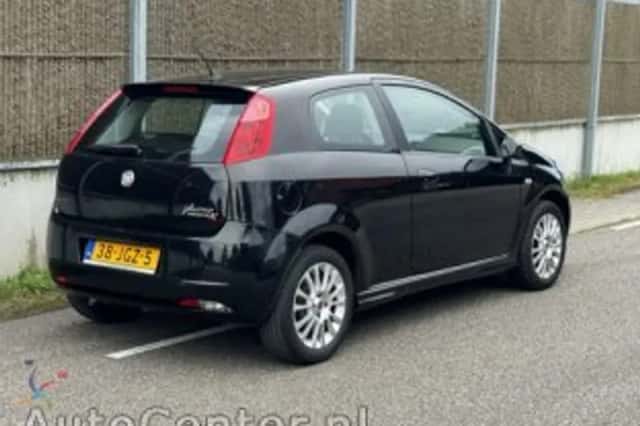 Fiat Grande Punto (2009) thumbnail 4