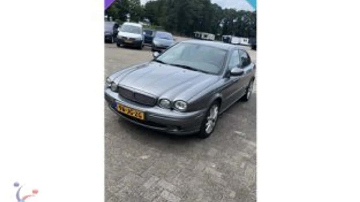 Jaguar X-Type (2002) — foto 1
