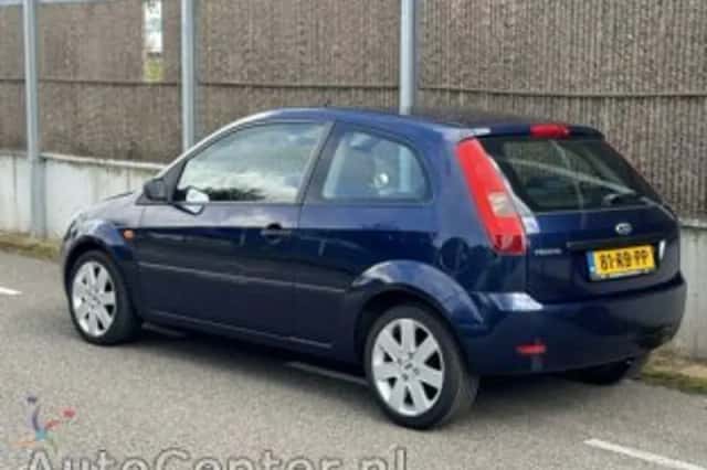 Ford Fiesta (2005) thumbnail 4
