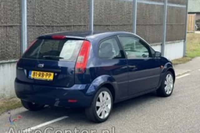 Ford Fiesta (2005) thumbnail 5