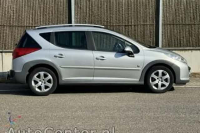 Peugeot 207 (2009) thumbnail 6