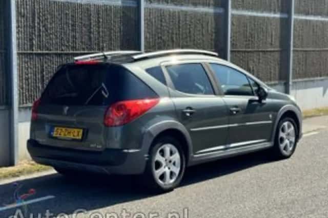 Peugeot 207 (2008) thumbnail 4
