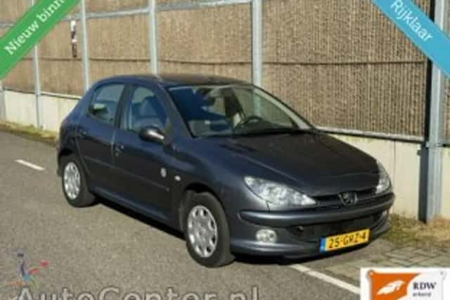 Peugeot 206 (2008) thumbnail 2