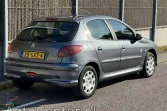 Peugeot 206 (2008) thumbnail 4