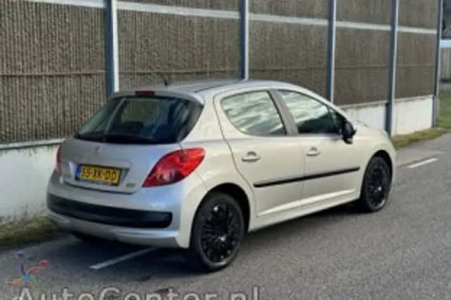 Peugeot 207 (2007) thumbnail 4