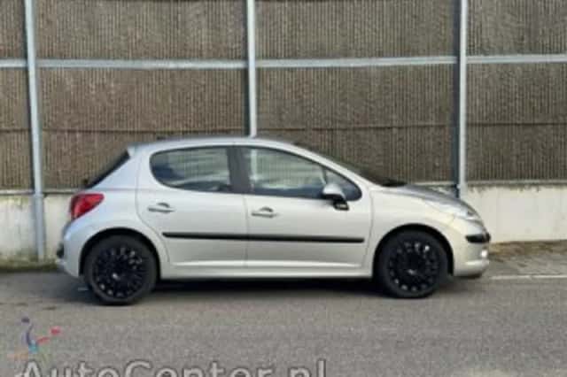 Peugeot 207 (2007) thumbnail 6