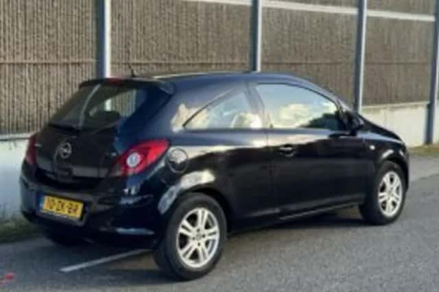 Opel Corsa (2008) thumbnail 4