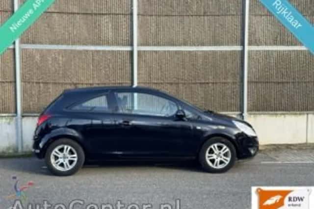 Opel Corsa (2008) thumbnail 3