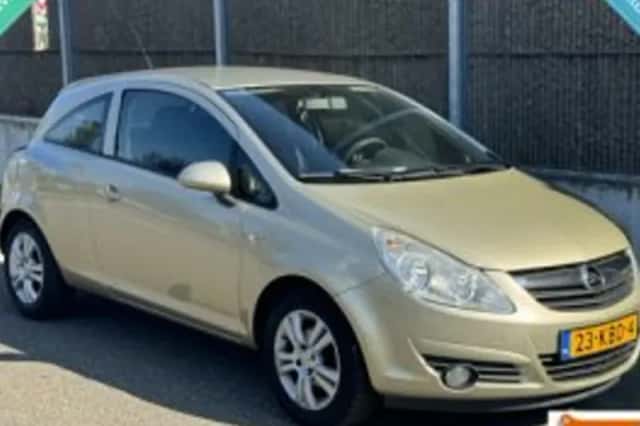 Opel Corsa (2009) thumbnail 1