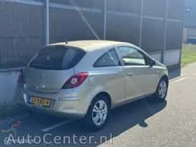 Opel Corsa (2009) thumbnail 4