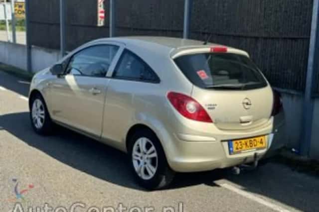 Opel Corsa (2009) thumbnail 5