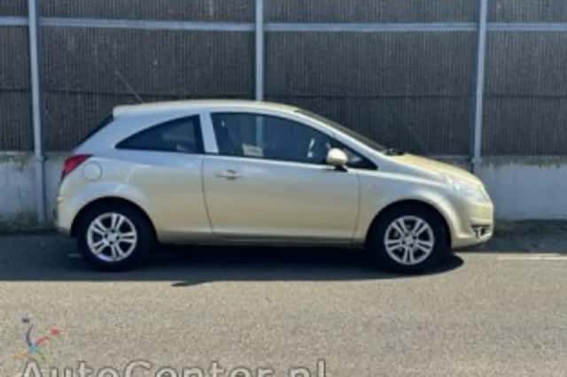 Opel Corsa (2009) thumbnail 6