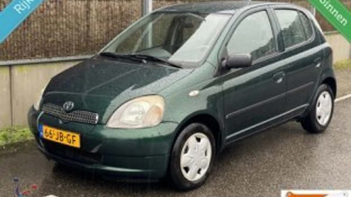 Toyota Yaris (2002) — foto 1