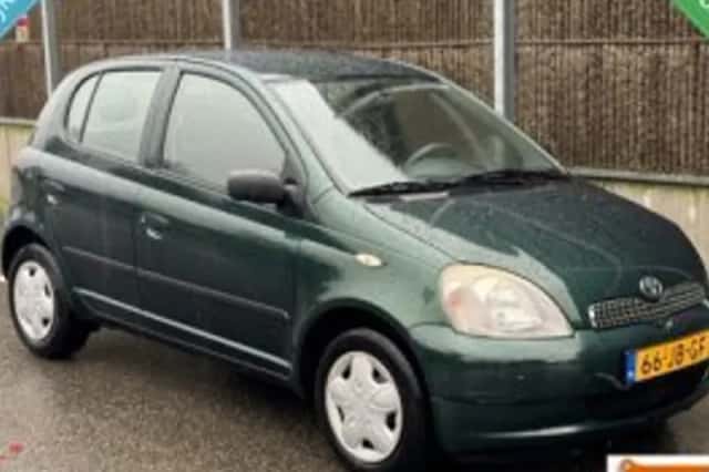 Toyota Yaris (2002) thumbnail 2