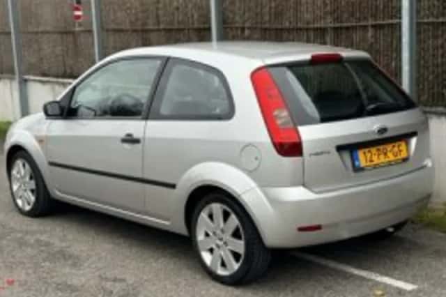 Ford Fiesta (2004) thumbnail 5