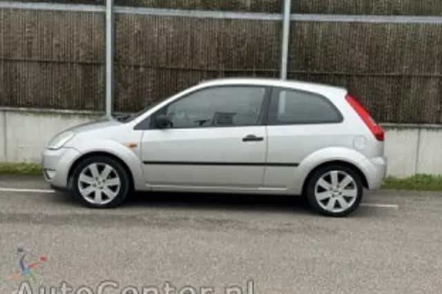 Ford Fiesta (2004) thumbnail 6