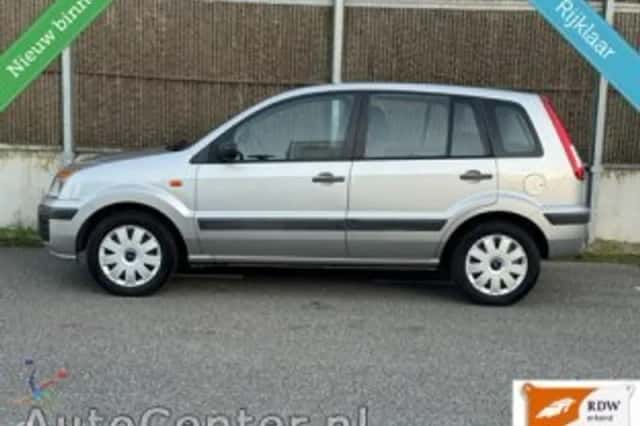Ford Fusion (2007) thumbnail 3