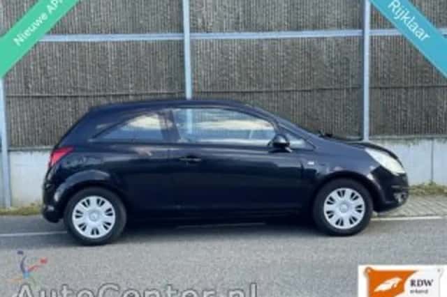 Opel Corsa (2008) thumbnail 3