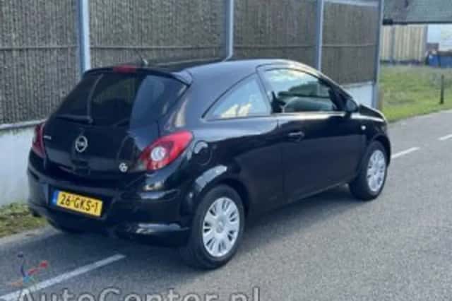 Opel Corsa (2008) thumbnail 4