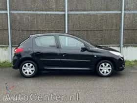 Peugeot 206+ (2009) thumbnail 6