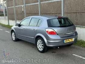 Opel Astra (2004) thumbnail 4