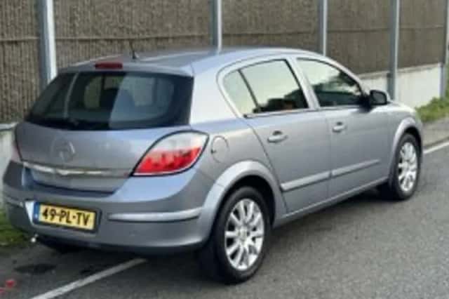 Opel Astra (2004) thumbnail 5