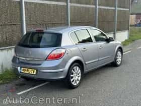 Opel Astra (2004) thumbnail 5