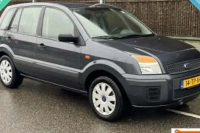 Ford Fusion (2006) thumbnail 2