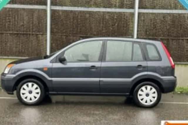 Ford Fusion (2006) thumbnail 3