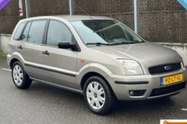 Ford Fusion (2003) thumbnail 1