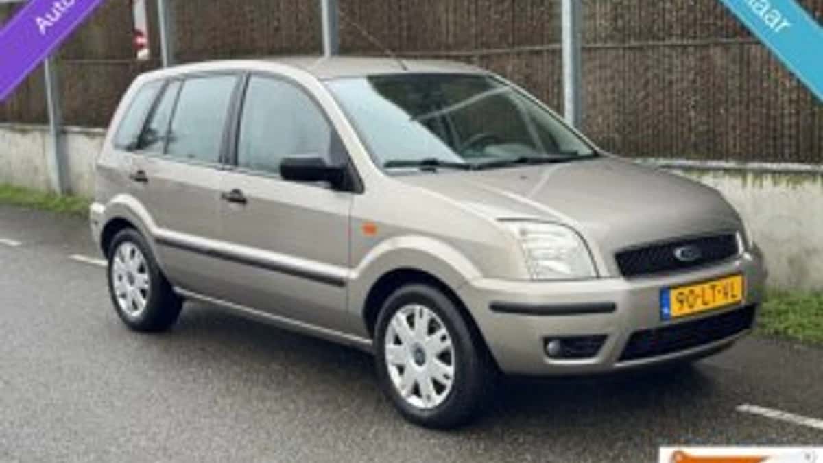 Ford Fusion — foto 1
