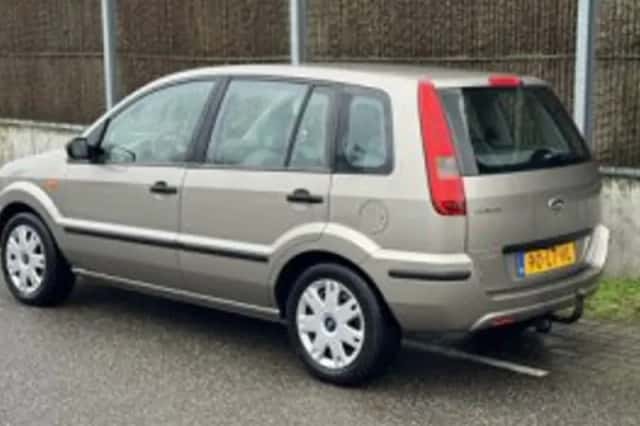 Ford Fusion (2003) thumbnail 4