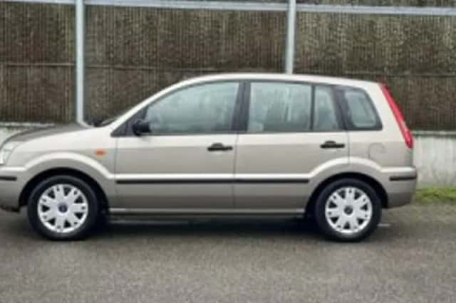Ford Fusion (2003) thumbnail 6