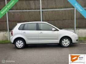 Volkswagen Polo (2008) thumbnail 3