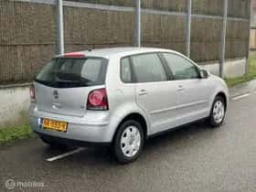 Volkswagen Polo (2008) thumbnail 4
