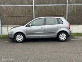 Volkswagen Polo (2005) thumbnail 6