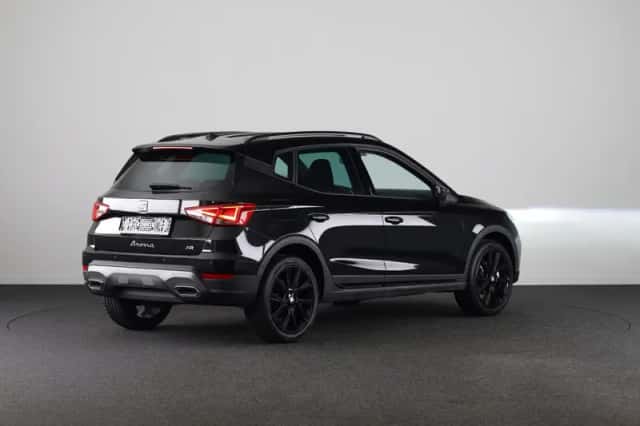 SEAT Arona (2025) thumbnail 3